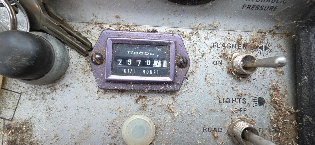 Hesston 8200 Sell Propelled Haybine (RUNS)