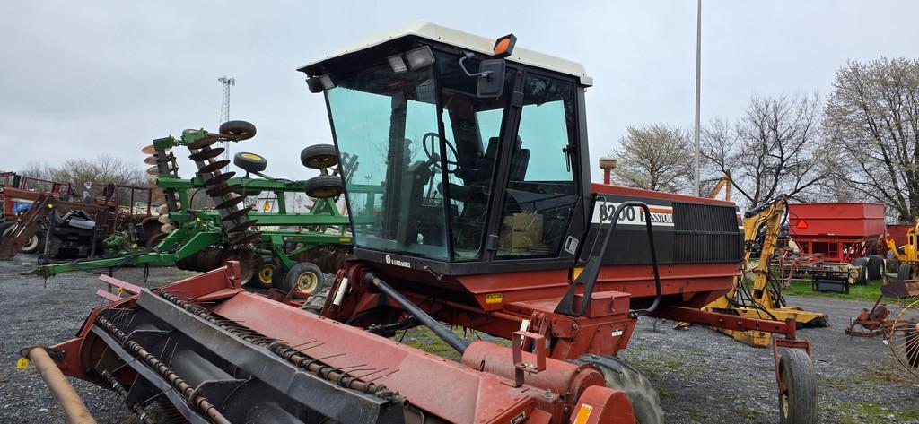 Hesston 8200 Sell Propelled Haybine (RUNS)