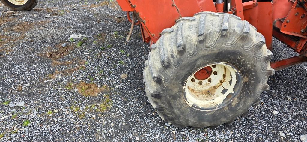 Hesston 8200 Sell Propelled Haybine (RUNS)