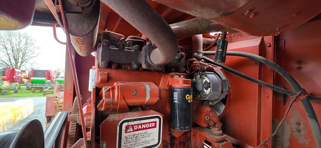 Hesston 8200 Sell Propelled Haybine (RUNS)