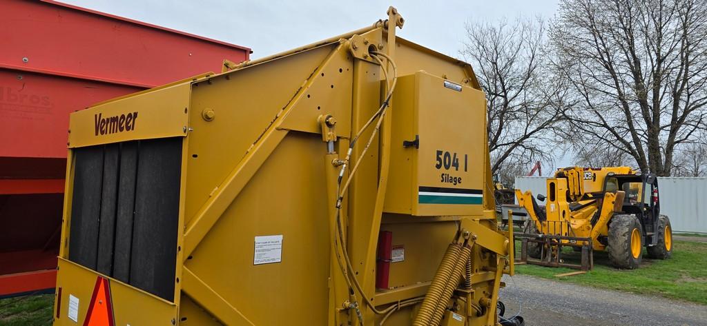 Vermeer 504IS Round Baler