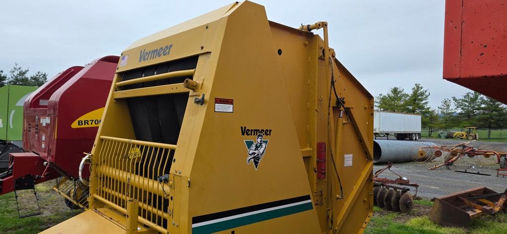 Vermeer 504IS Round Baler