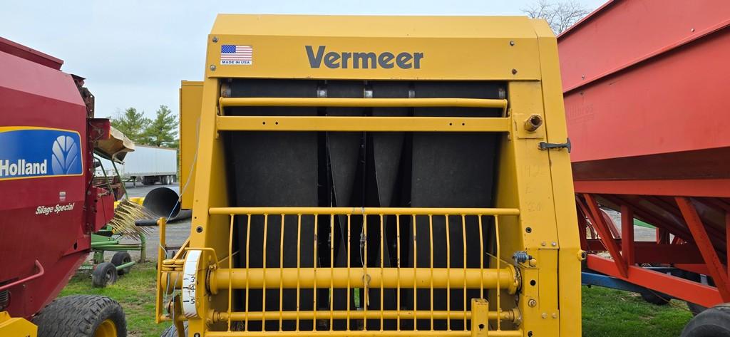 Vermeer 504IS Round Baler