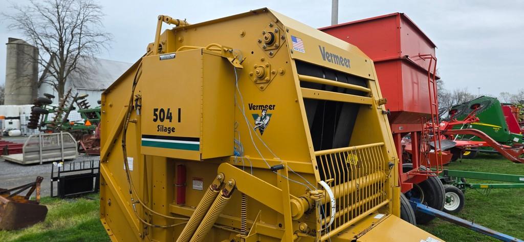 Vermeer 504IS Round Baler