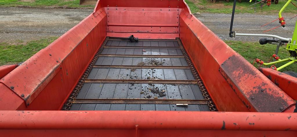 New Holland 155 Manure Spreader