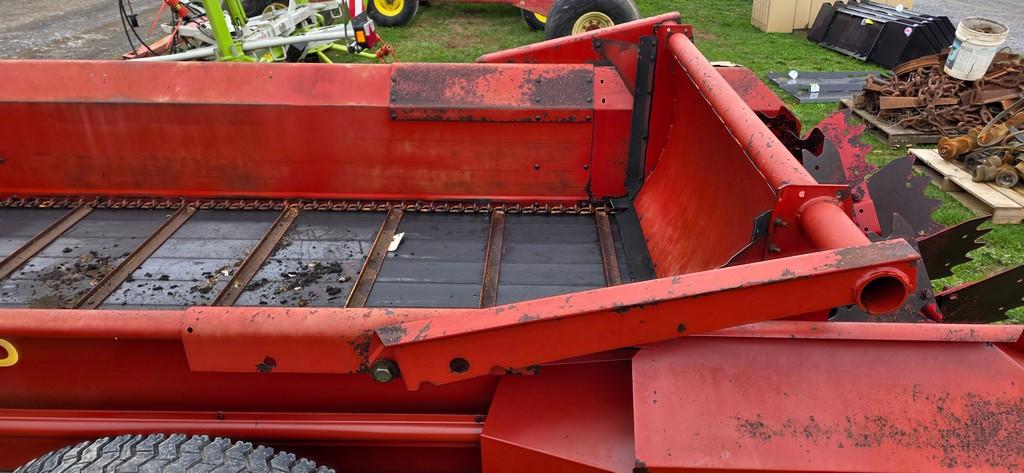 New Holland 155 Manure Spreader