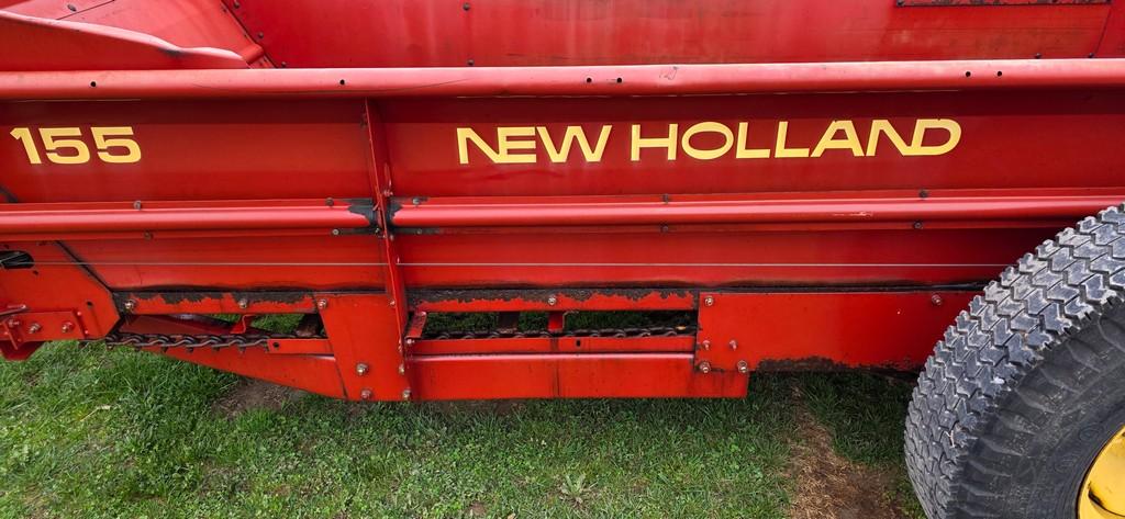New Holland 155 Manure Spreader