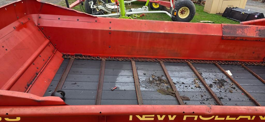 New Holland 155 Manure Spreader