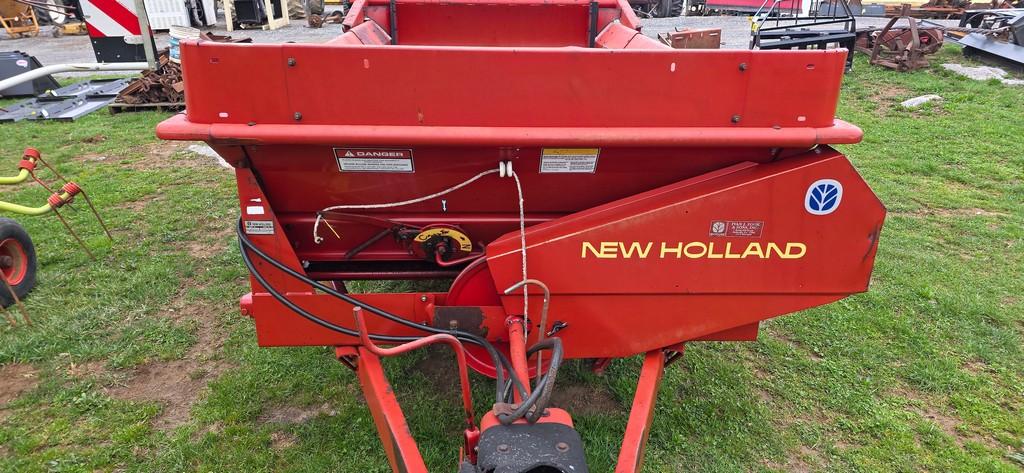 New Holland 155 Manure Spreader