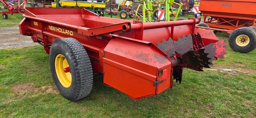 New Holland 155 Manure Spreader