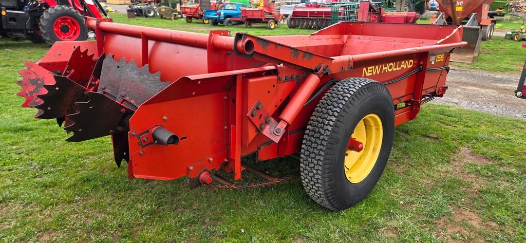 New Holland 155 Manure Spreader