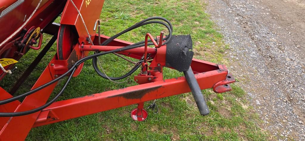 New Holland 155 Manure Spreader