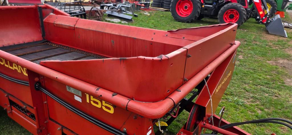 New Holland 155 Manure Spreader