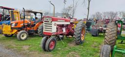 Farmall 560 Tractor (RUNS)