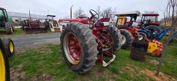 Farmall 560 Tractor (RUNS)
