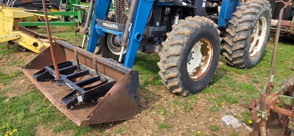 New Holland 6610 Tractor w/Loader (RUNS)