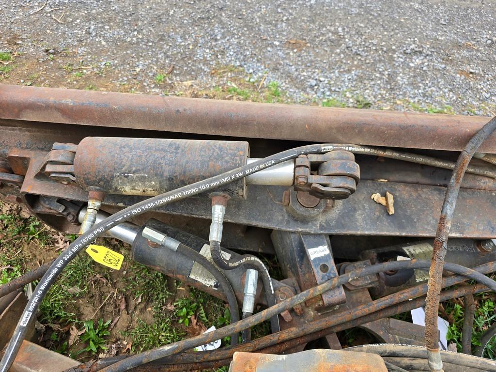 7' Front Hydraulic Blade