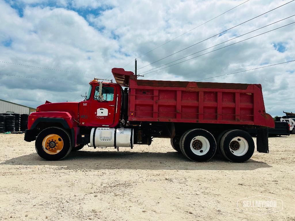 1993 Mack RD690S T/A Dump Truck [YARD 1]