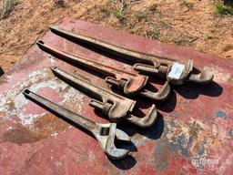 Pipe Wrenches & Crescent Wrench