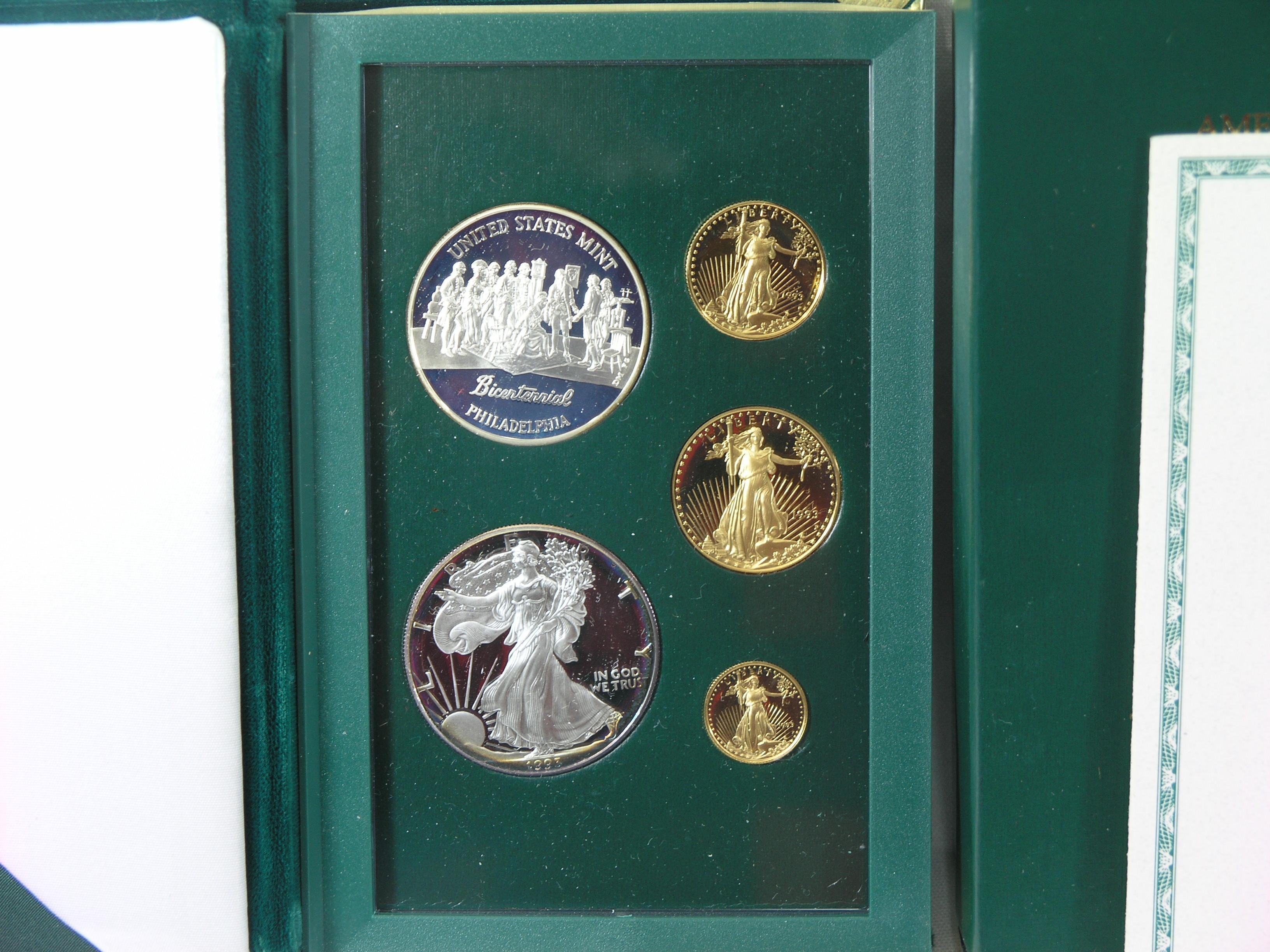 1993 Philadelphia Set (2 SILVER-3 GOLD)