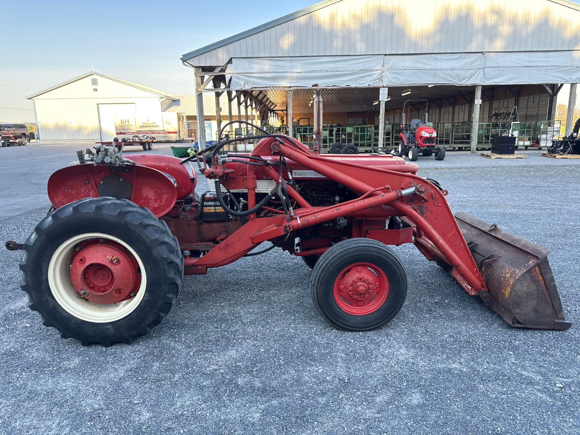 International 240 Utility Tractor w/loader