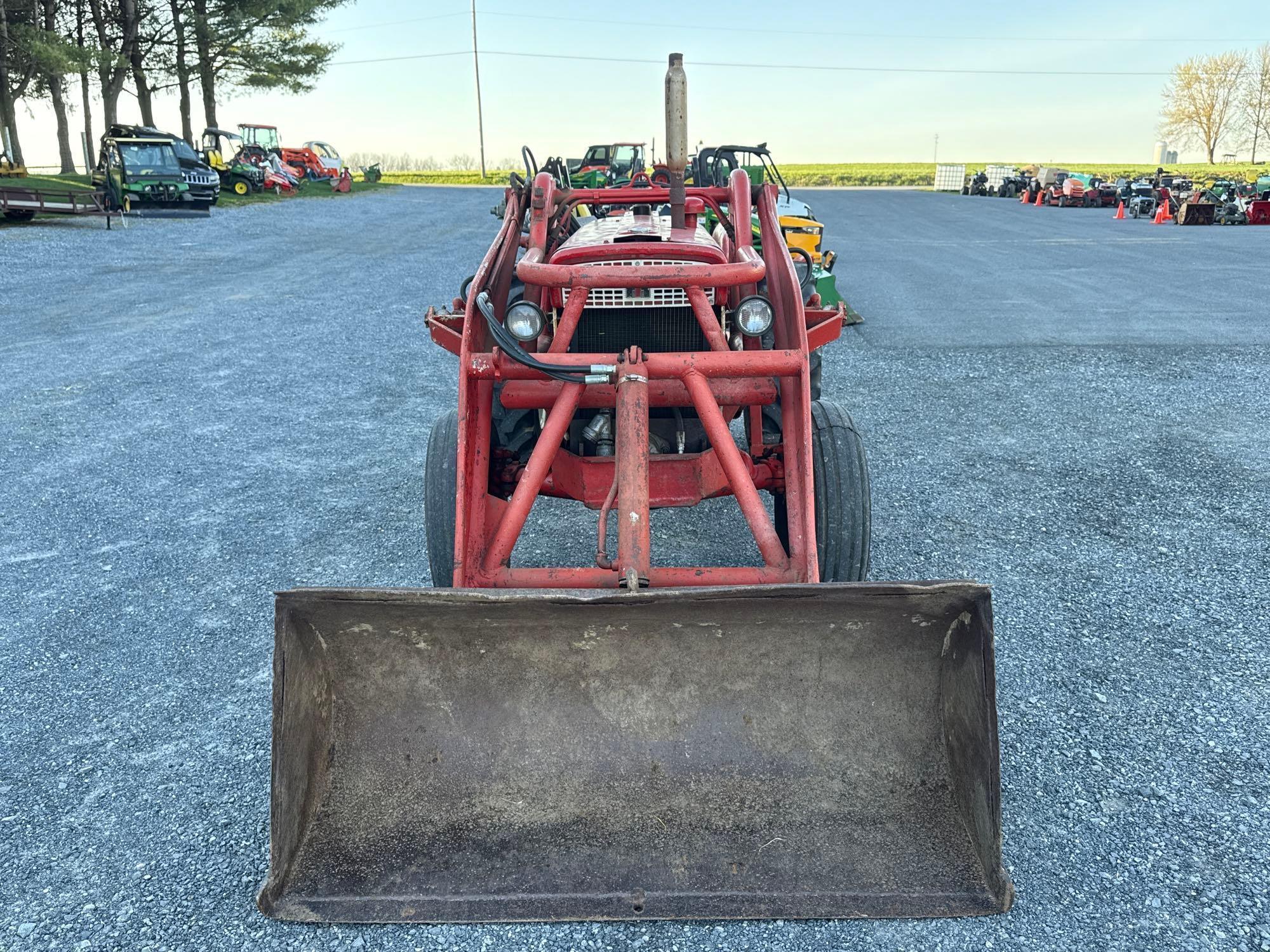 International 240 Utility Tractor w/loader