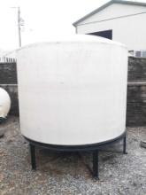 1700 gallon poly tank on Saddle