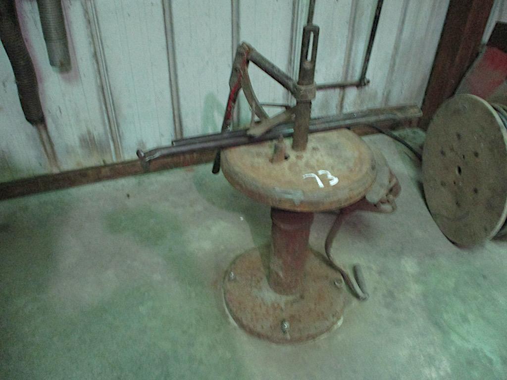 TIRE CHANGER