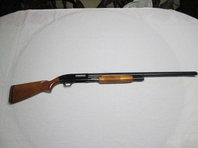 Mossberg 12 ga 30' full choke, 2 3/4 & 3 ", slide action shot gun G271554