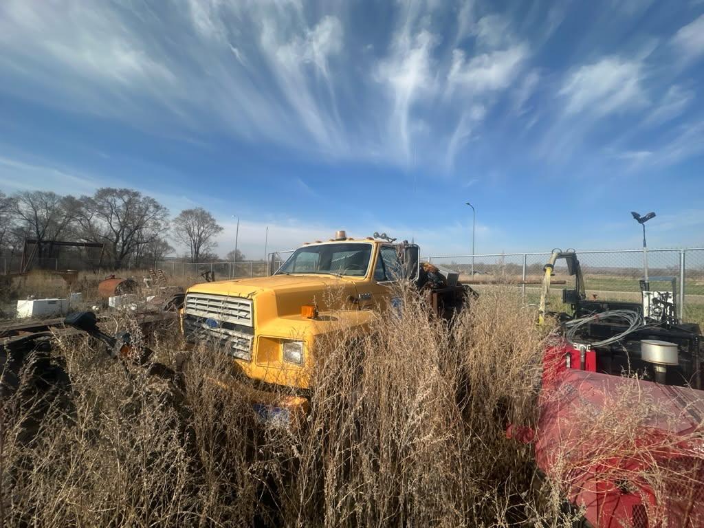 Ford F-800-short low box- non running VIN 1FDXK84EXPVA28765