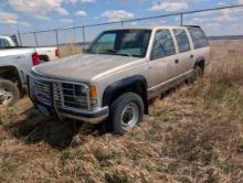 1993 Chevrolet Suburban 2500-4X4, 5.7  VIN 1GNGK26K4PJ385250