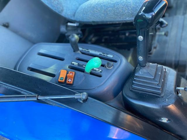 New Holland Boomer 3040 w/ NH 250 T Ldr.