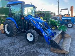 New Holland Boomer 3040 w/ NH 250 T Ldr.