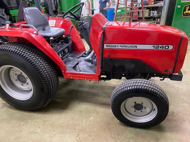 Massey-Ferguson 1240