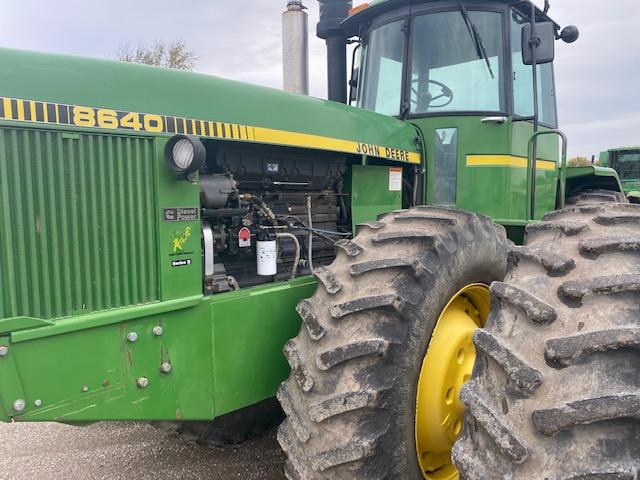 John Deere 8640