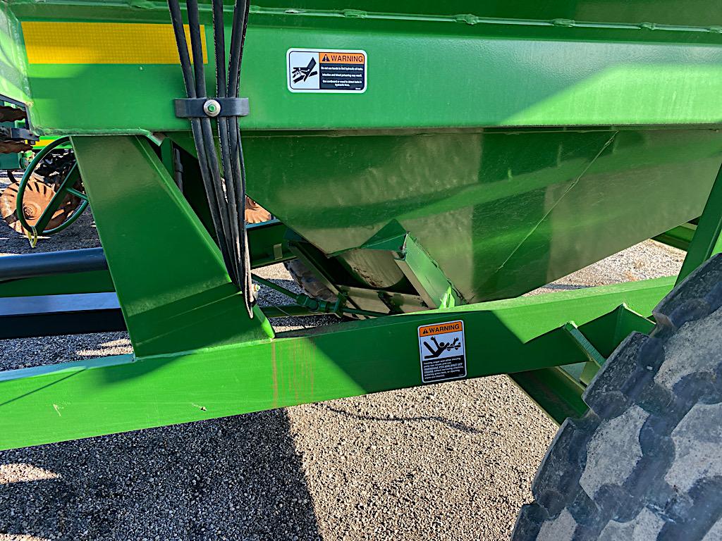 Unverferth 5000 Grain Cart