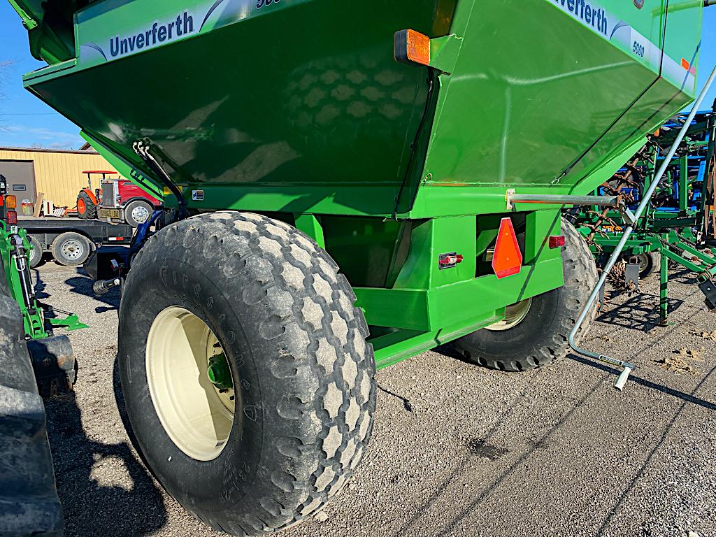 Unverferth 5000 Grain Cart