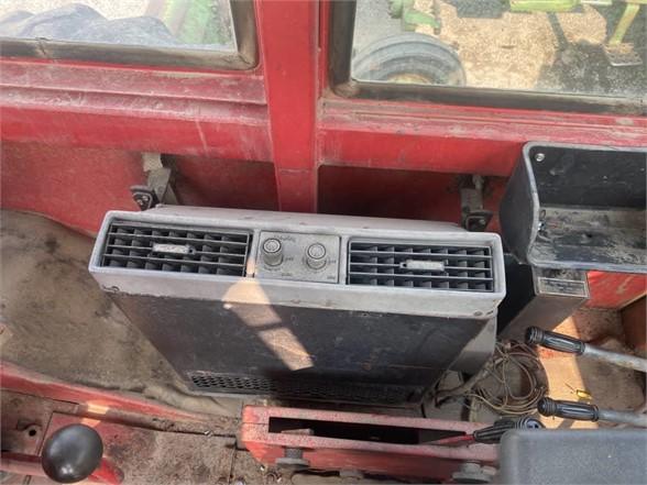 1977 VERSATILE 700