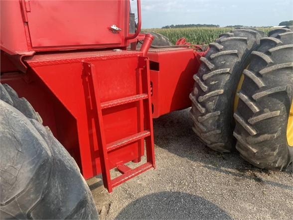 1977 VERSATILE 700