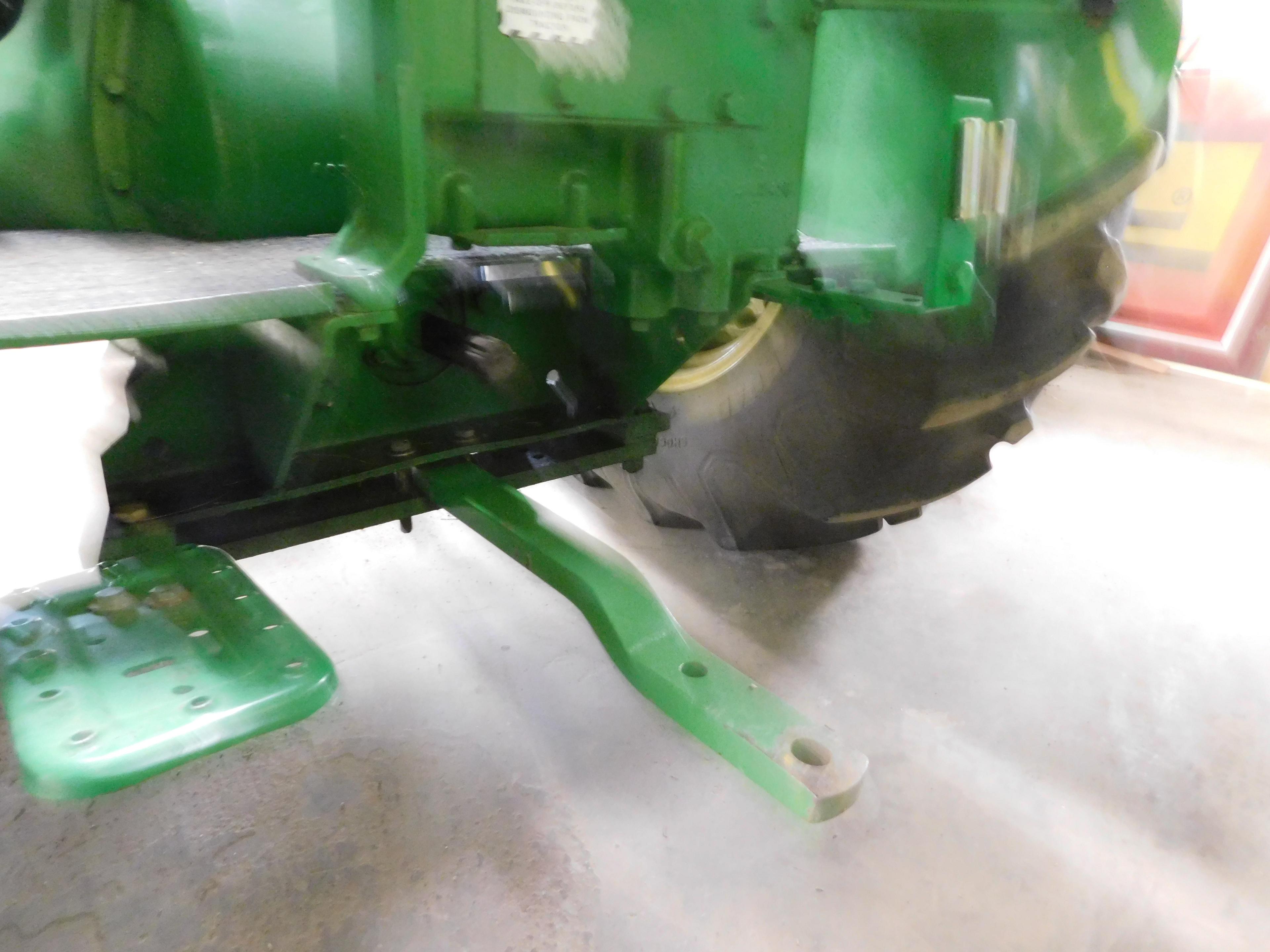 JD AR TRACTOR