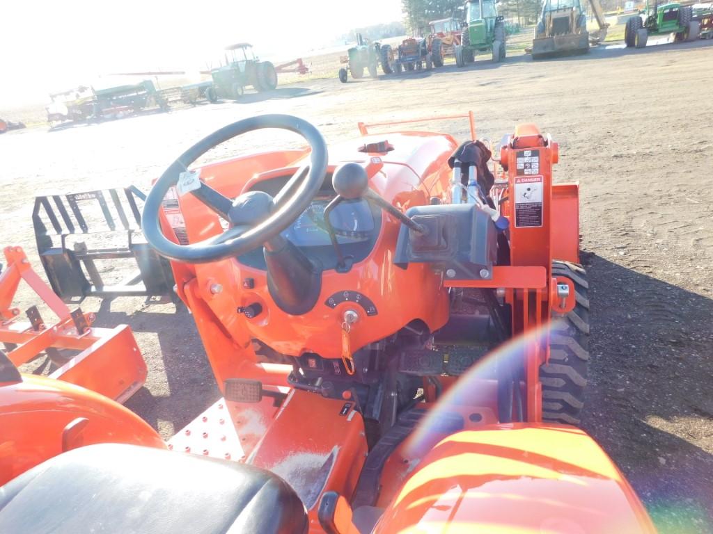 2019 KUBOTA L2501 W/ LOADER