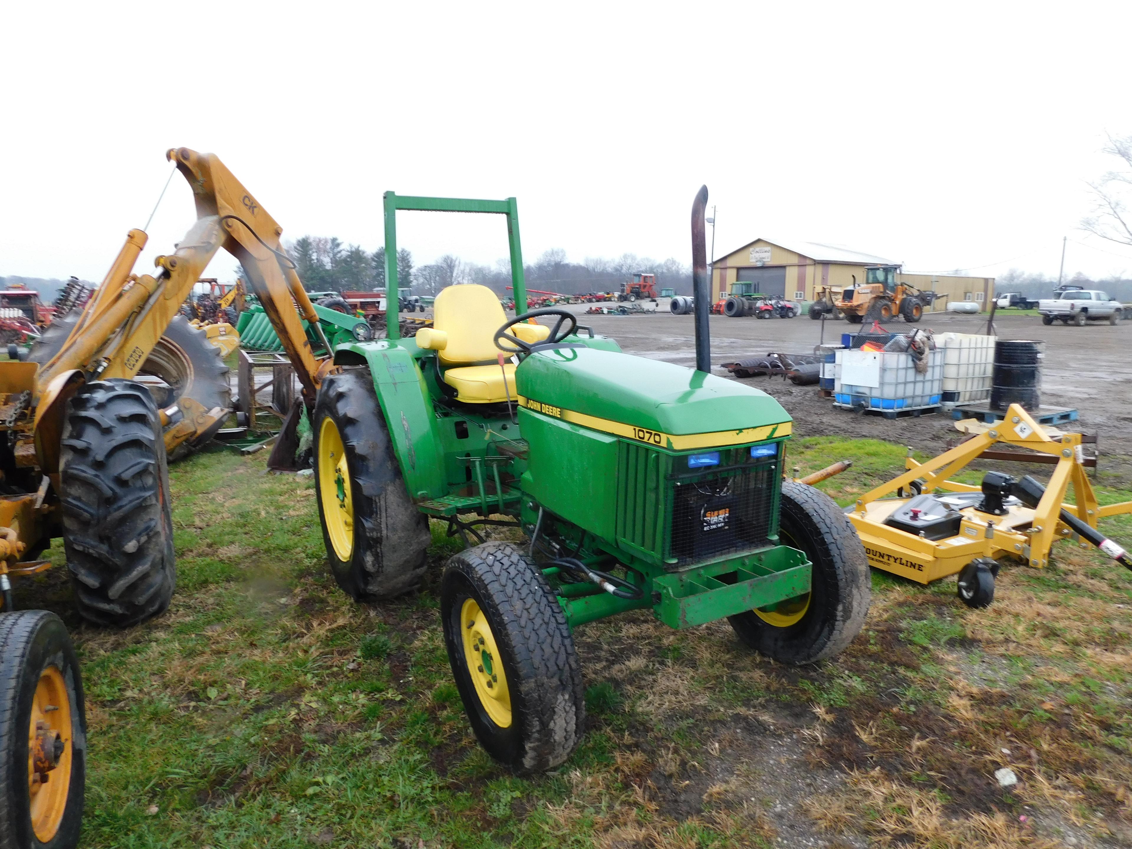 2001 JOHN DEERE 1070
