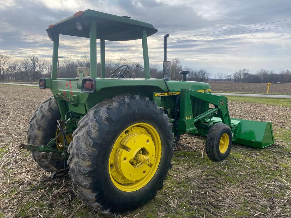 1973 JOHN DEERE 4230 W/ 148 LOADER