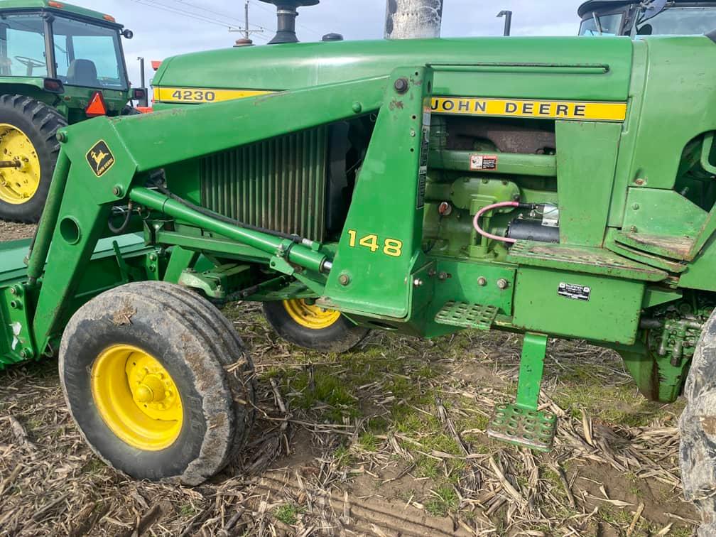 1973 JOHN DEERE 4230 W/ 148 LOADER