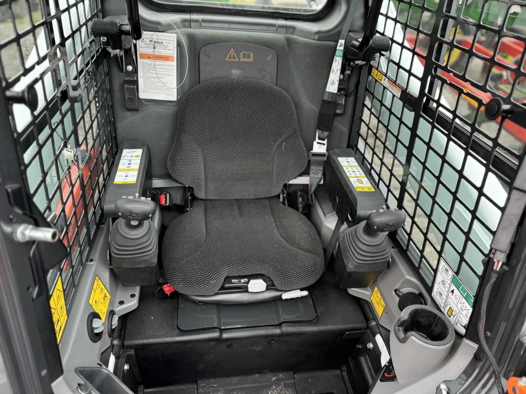 24 BOBCAT T770 SKID STEER