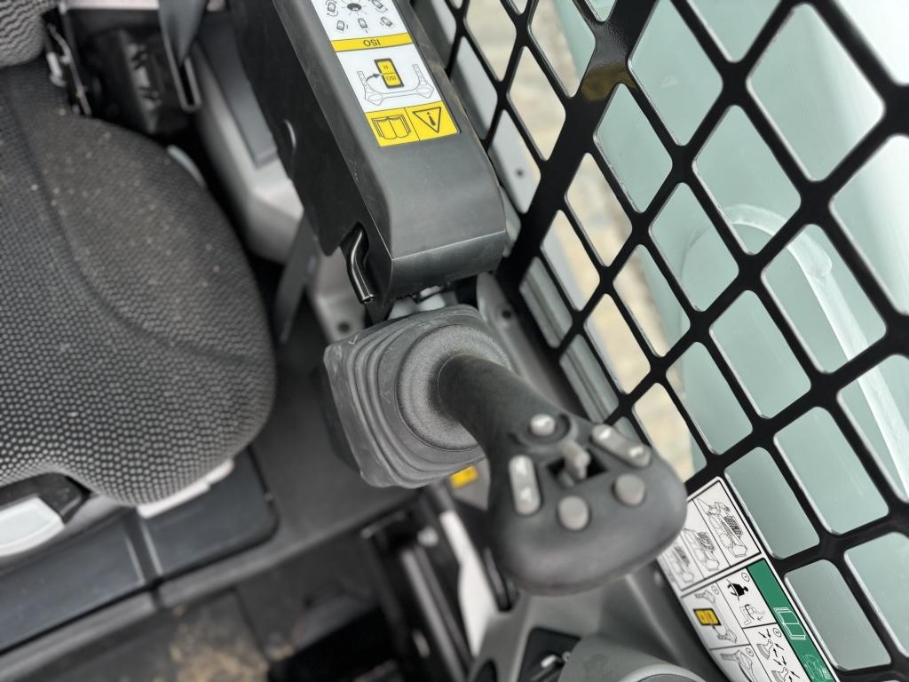 24 BOBCAT T770 SKID STEER