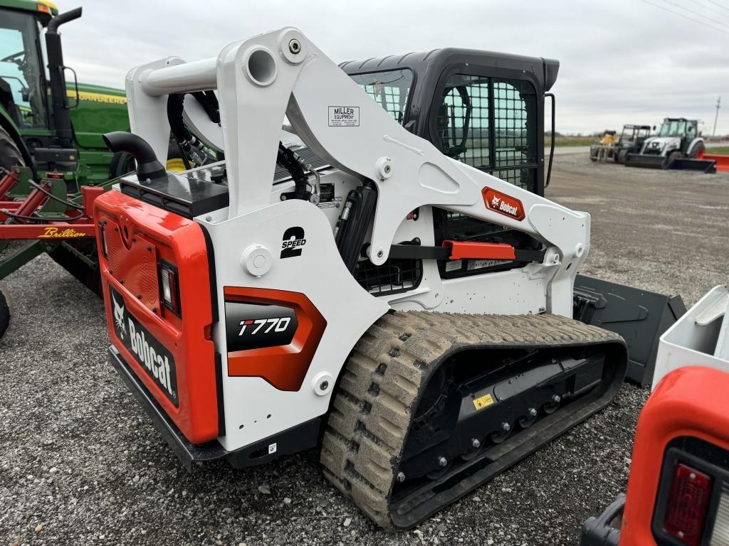 24 BOBCAT T770 SKID STEER