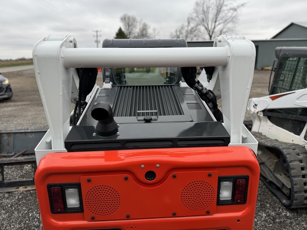 24 BOBCAT T770 SKID STEER