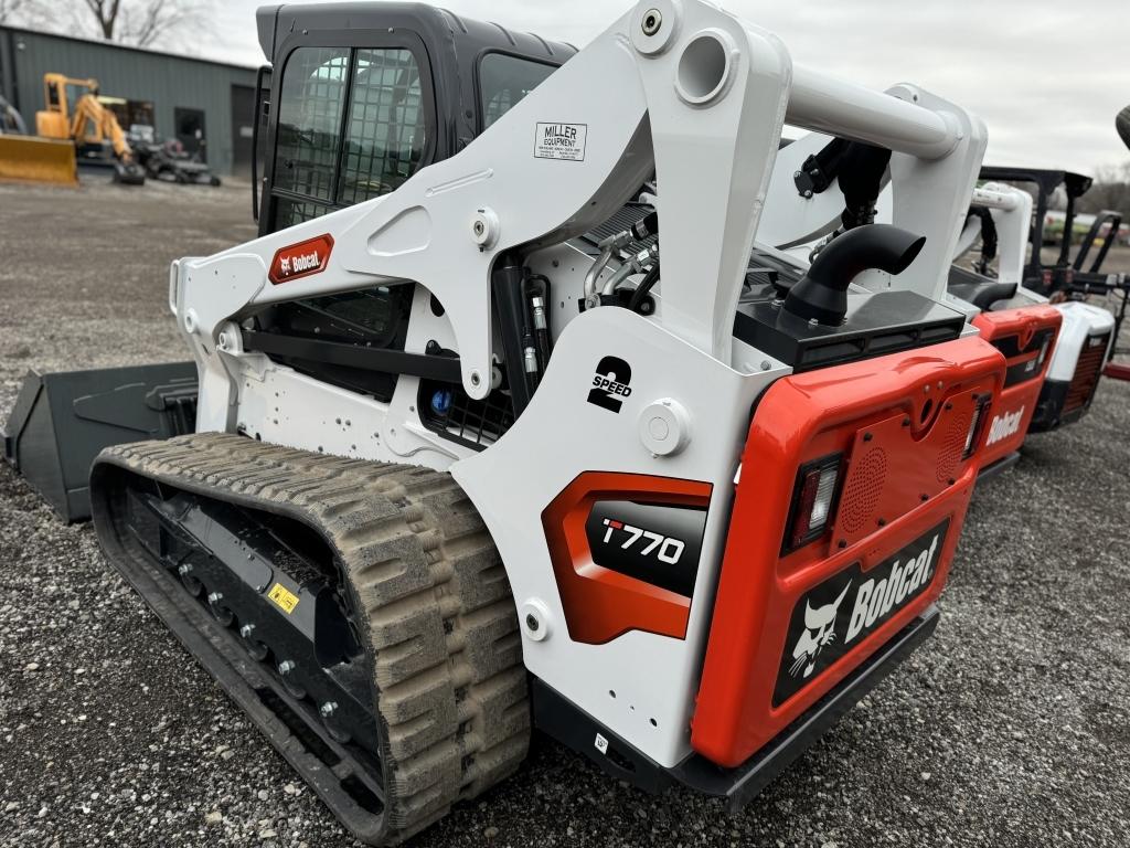 24 BOBCAT T770 SKID STEER