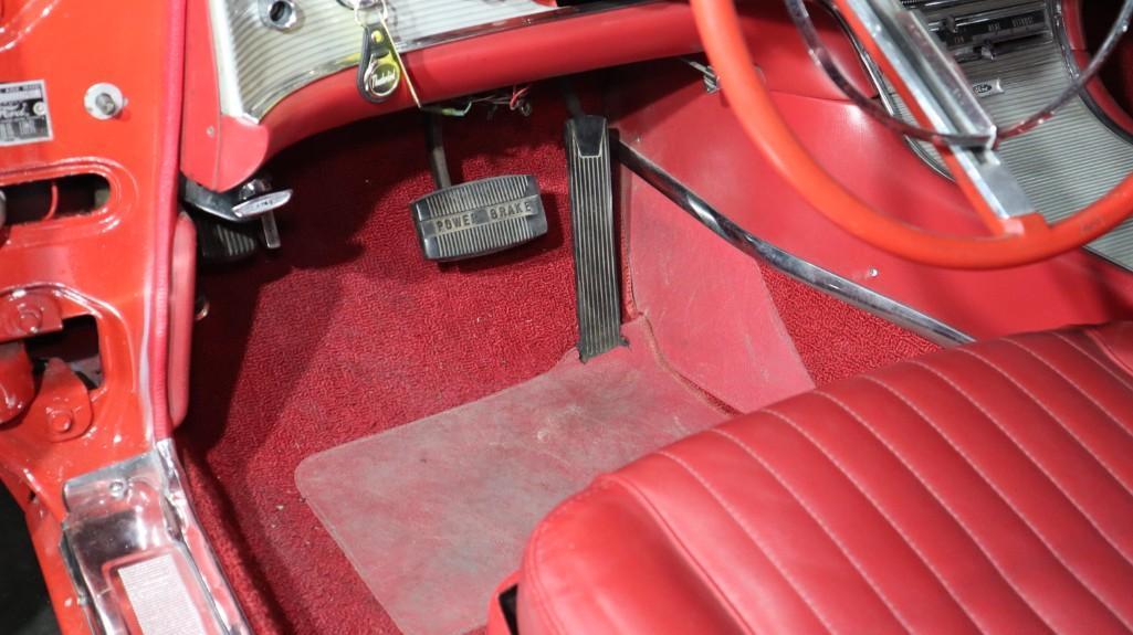 1962 Ford Thunderbird